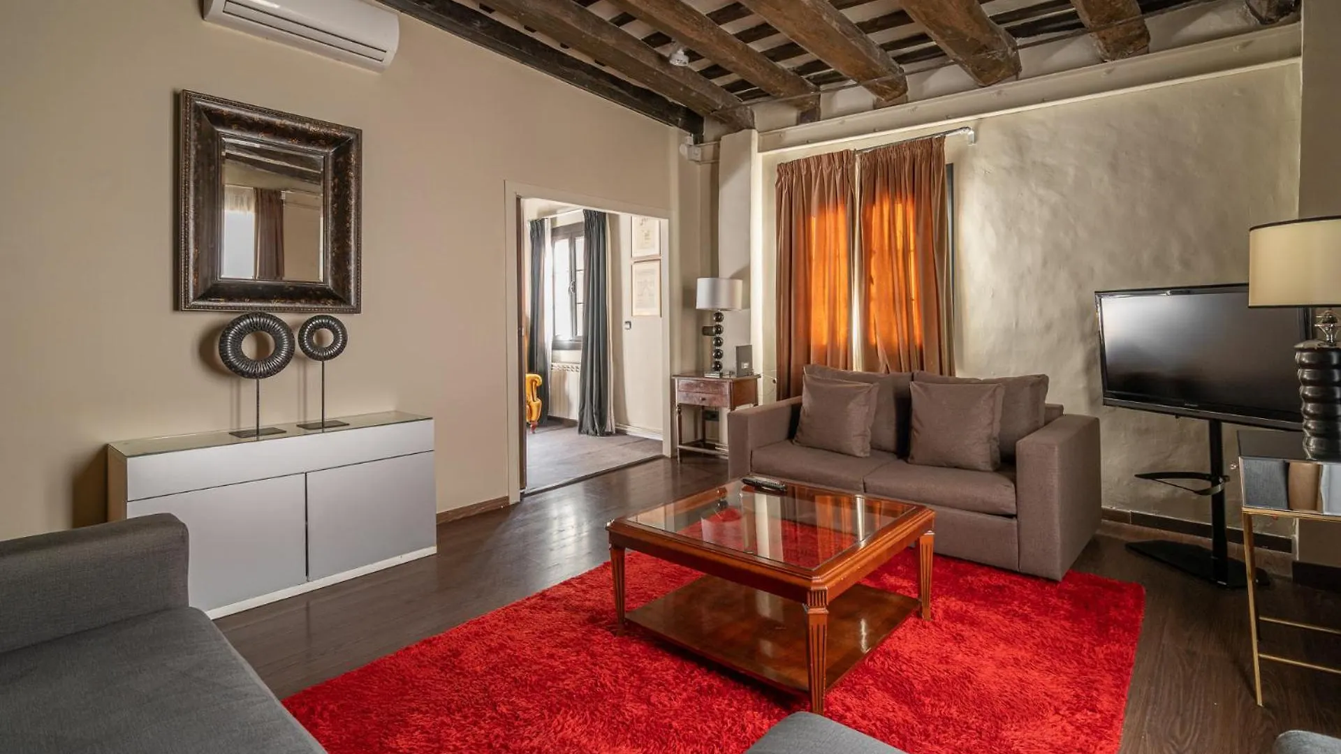 Stay U-Nique Apartments Pou Barselona İspanya